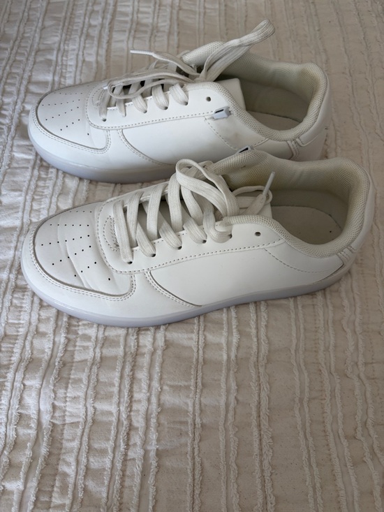 Shoes - Light up White Women's Sneakers